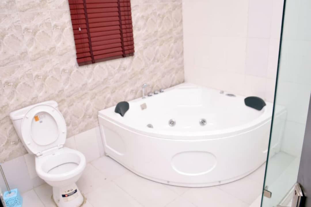 City Nest Hotel Ogombo Exterior foto